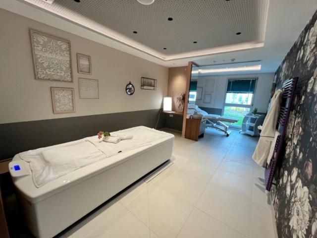 Domitys L'Orangerie Aparthotel ซ็องส์ ภายนอก รูปภาพ