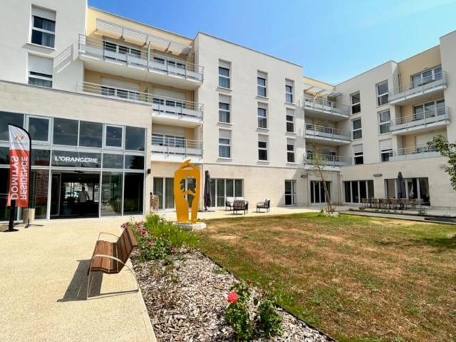 Domitys L'Orangerie Aparthotel ซ็องส์ ภายนอก รูปภาพ